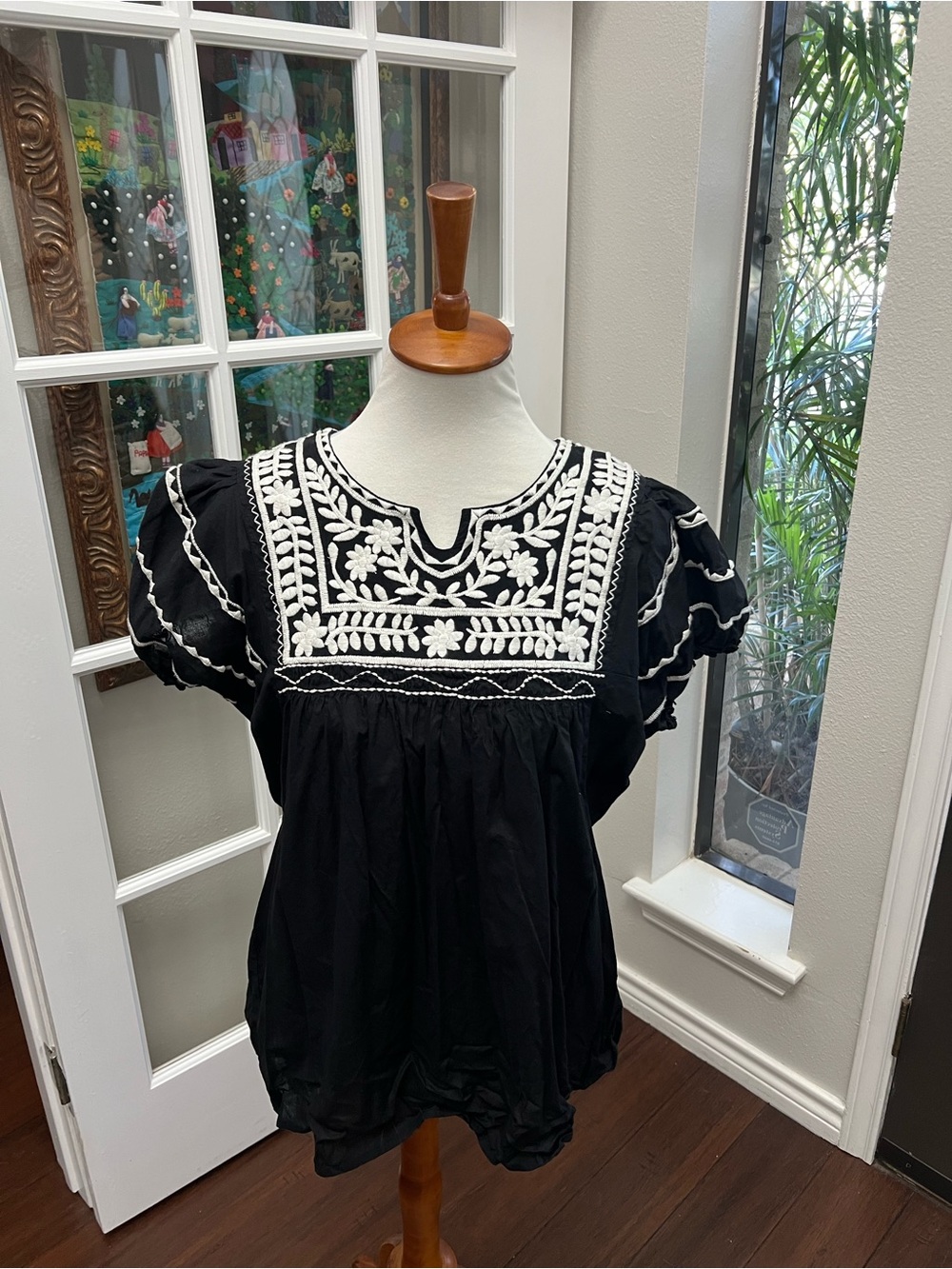 Sister Mary Black & White Embroidered Puff Sleeve Boho Blouse Size Small